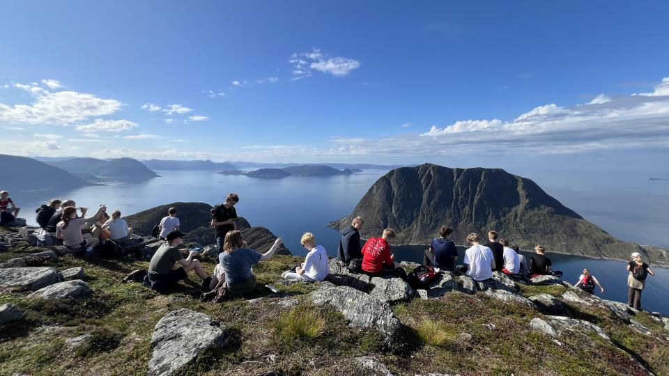 Lenkje til artikkel: Fjelldag med flott innsats frå elevane ved Herøy ungdomsskule