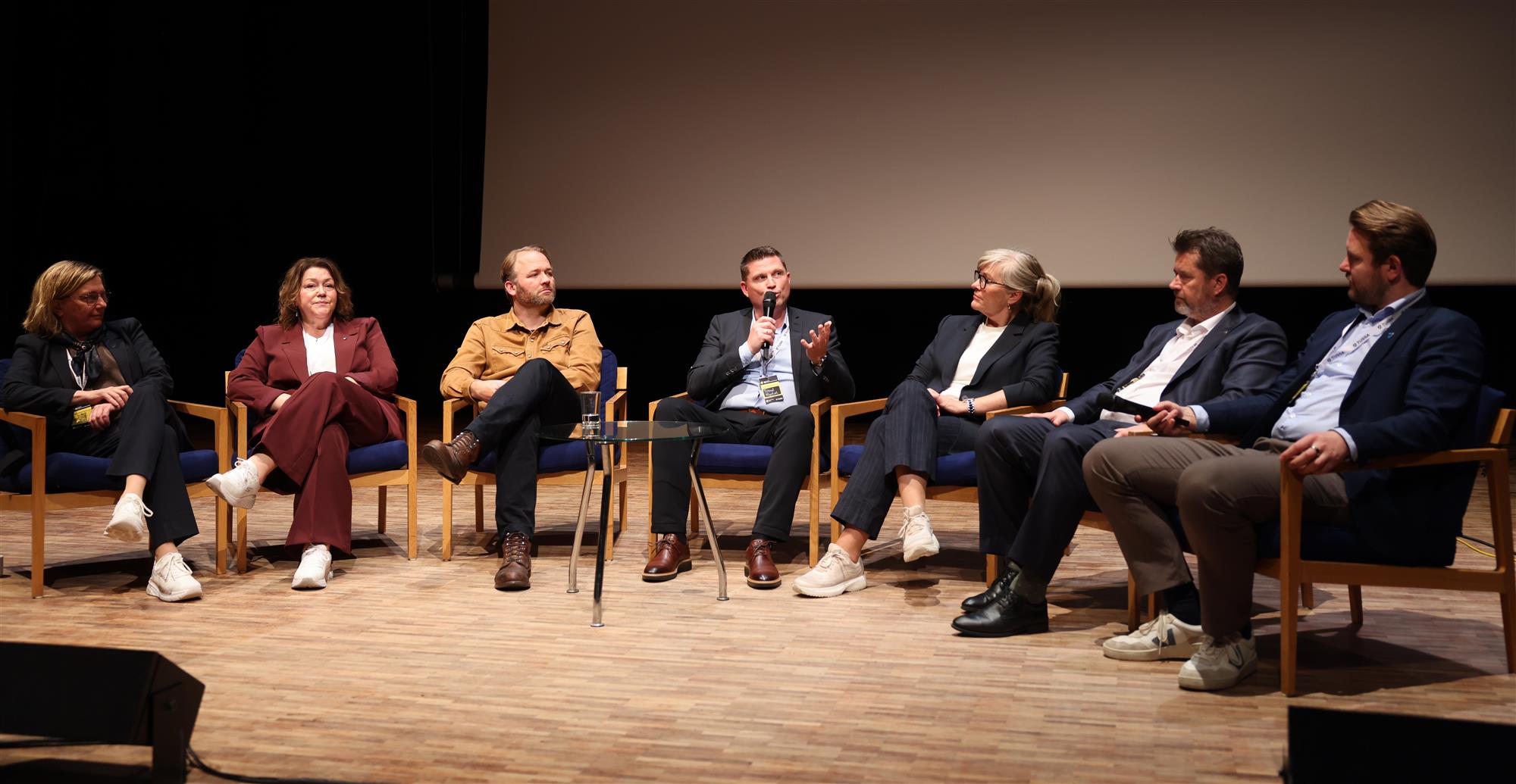 Lenkje til artikkel: Demokratikonferansen 2026: Framtida må byggjast saman